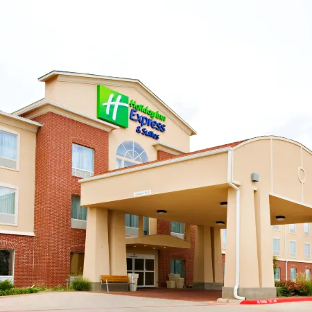 Holiday Inn Express & Suites SHAMROCK NORTH by IHG