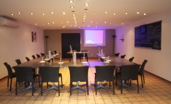 Logis Hotel Lons-Le-Saunier - Restaurant le Grill