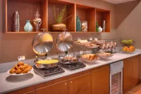 SpringHill Suites Pasadena Arcadia - breakfast