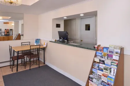 Red Carpet Inn Pulaski Отели в г. Пуласки