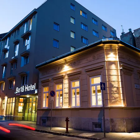 Bo18 Hotel Superior Отели рядом с достопримечательностью «Торговый центр Corvin Plaza»
