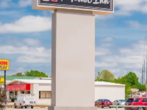 Stratford House Inn Hotels in Oklahoma County