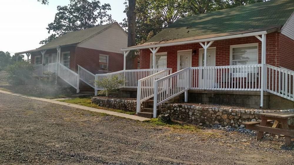 Early American Motel