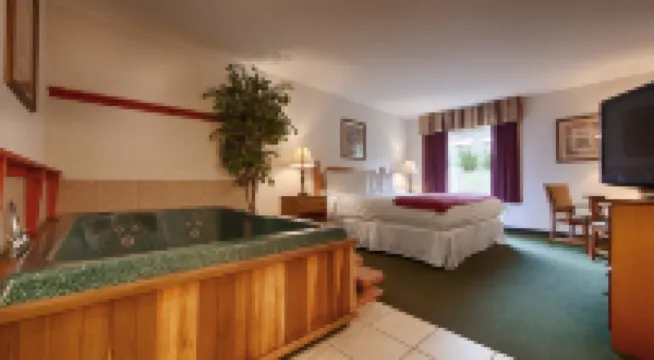 슈어스테이 플러스 호텔 바이 베스트 웨스턴 버클리 스프링스