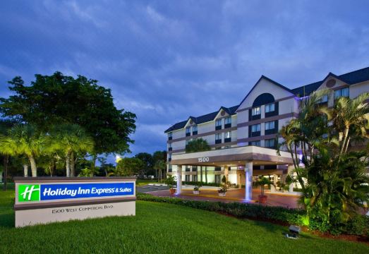 1. 홀리데이 인 익..