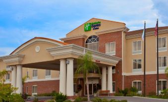 Holiday Inn Express & Suites Spring Hill