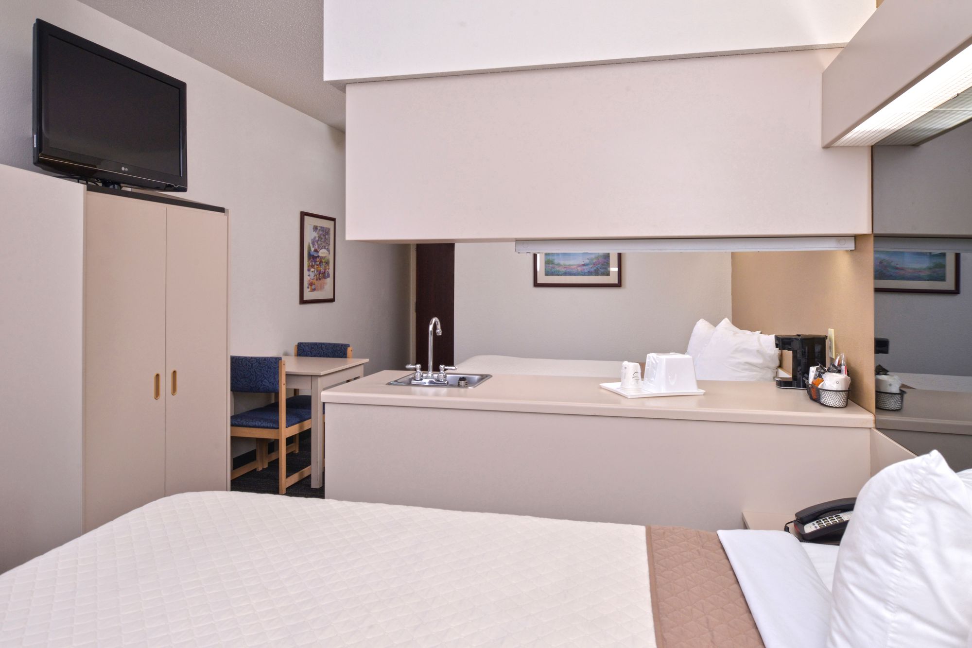 Americas Best Value Inn & Suites Maryville