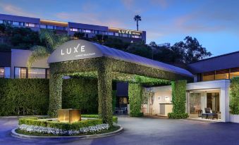 Luxe Sunset Boulevard Hotel