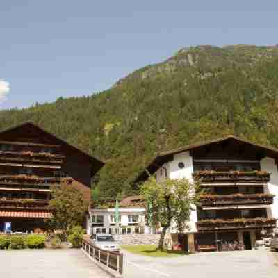 Hotel Alpenfeuer Montafon Hotel Exterior