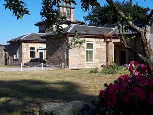 Darwin Cottage Self Catering in Elgin