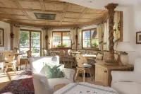 Hotel Mareo Dolomites فنادق في Mareo
