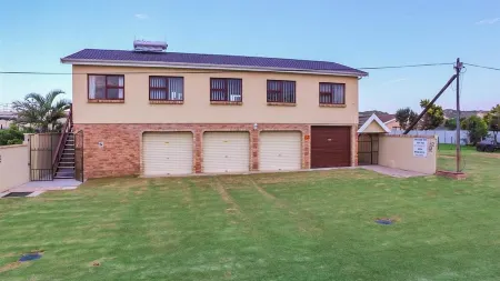 Sundays River Mouth Guesthouse Отели рядом с достопримечательностью «Addo Elephant Safaris»