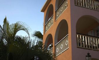 Royal Palms Hotel - Housity