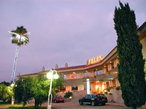 Felix Hotel