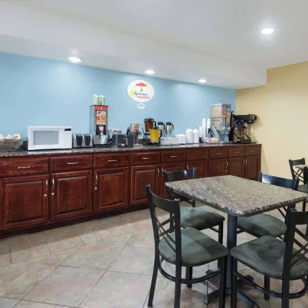 Super 8 by Wyndham Morgantown