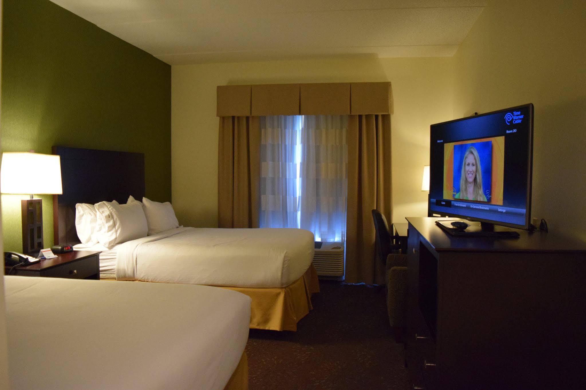 Holiday Inn Express & Suites Geneva Finger Lakes, an Ihg Hotel