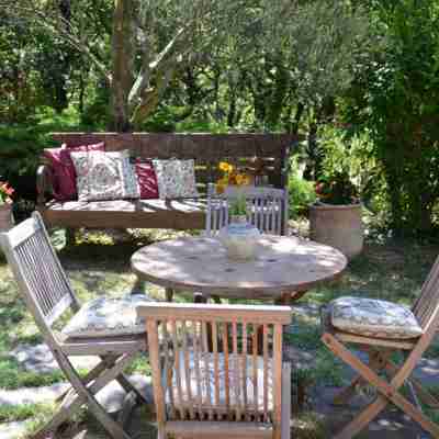 La Devinière Hotel Exterior