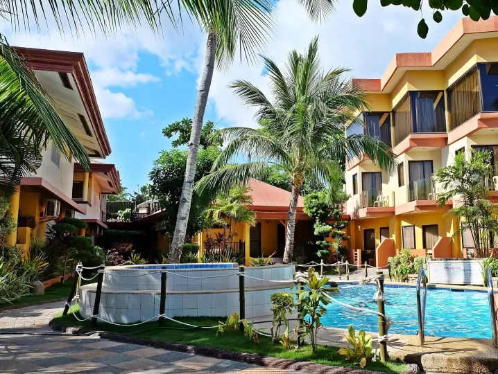 Lost Horizon Beach Dive Resort