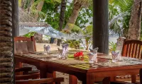 Maqai Beach Eco Resort فنادق في Matei