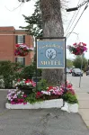 Town & Beach Motel فنادق في Falmouth