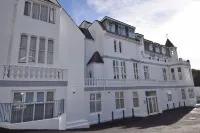 Riviera Hotel