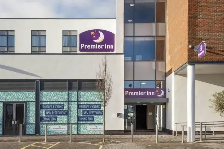 Premier Inn Trowbridge Отели рядом с достопримечательностью «Yellowtail Camping»