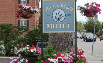 Town & Beach Motel