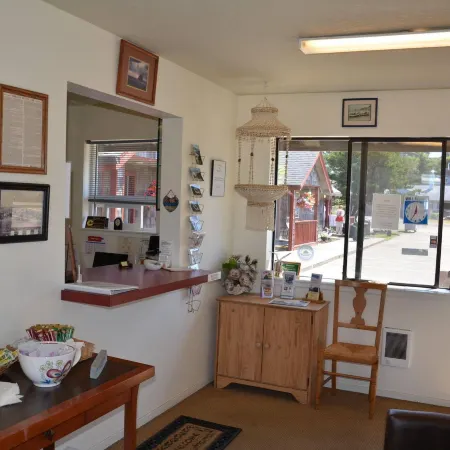 Surf & Sand Inn