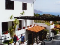 GuestHouse Vila Lusitania Hotels near Monte Palace Madeira