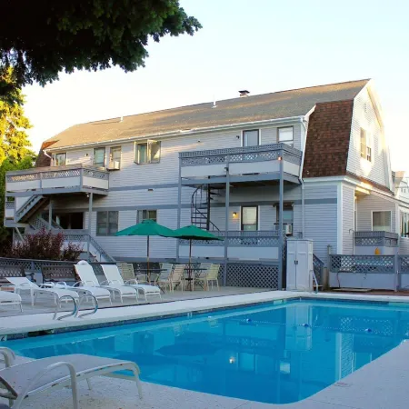 The Lighthouse Inn & Suites
