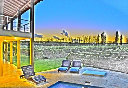 Chaglasian Wine & Suites - Housity