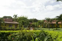 Papagayo Golden Palms Beachfront Hotel Hotels near Playa Panama