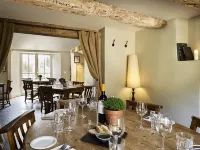The Masons Arms Hotels in Fairford