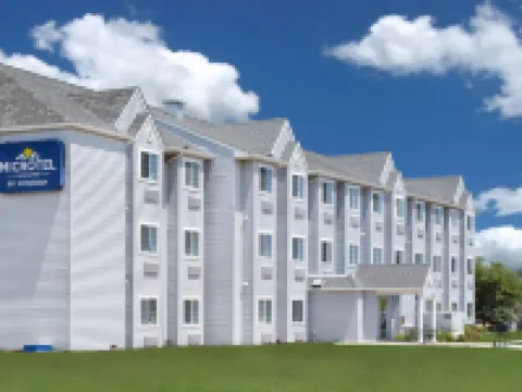 埃姆斯温德姆麥客達套房酒店 埃姆斯酒店