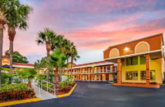 Hotel South Tampa & Suites Hotels near Tampa Bay History Center