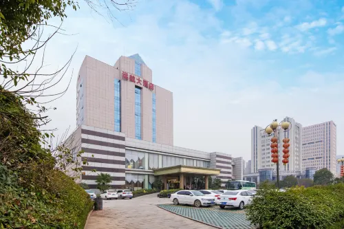 Sailing Hotel Отели в г. Суцянь