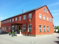 Hotel Löwen Garni - B&B Hotels near Red Baron