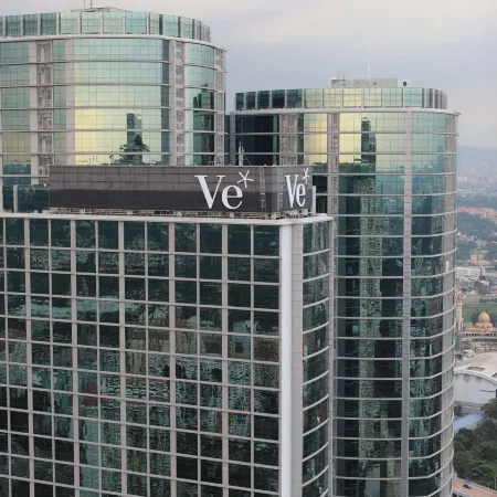 VE Hotel & Residence Отели рядом с достопримечательностью «Пантай Далам»