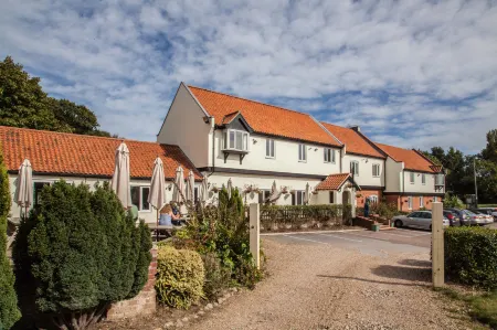 Wayford Bridge Inn Hotel Отели в г. Бактон