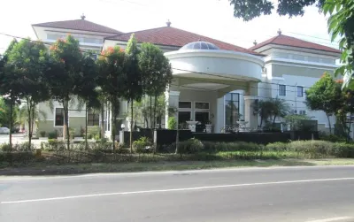 Hotel Griya Serasan Sekundang Hotel dekat Kampung 3. Jln arah ke Masjid Desa Lubuk Mumpo