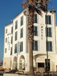 Blue Moon Hotel Hotels near Lago di Venere