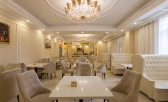 Vienna Hotel(Wuhan University of Technology Nanhu Wenzhi Street Subway Station)