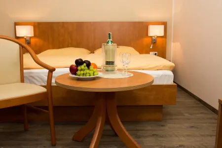 Hotel Restaurant Lütkebohmert Отели в г. Хальтерн-ам-Зе