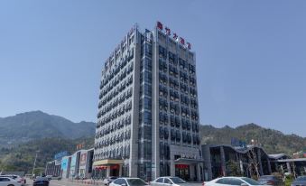 Xinyue Hotel