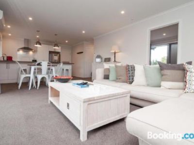 Luxury Rata Apartment - A