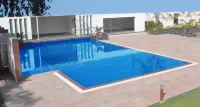 Chanakya Bnr Hotel - Pool