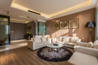 Borrman Hotel (Hechi Bama Center Cultural Plaza Store)