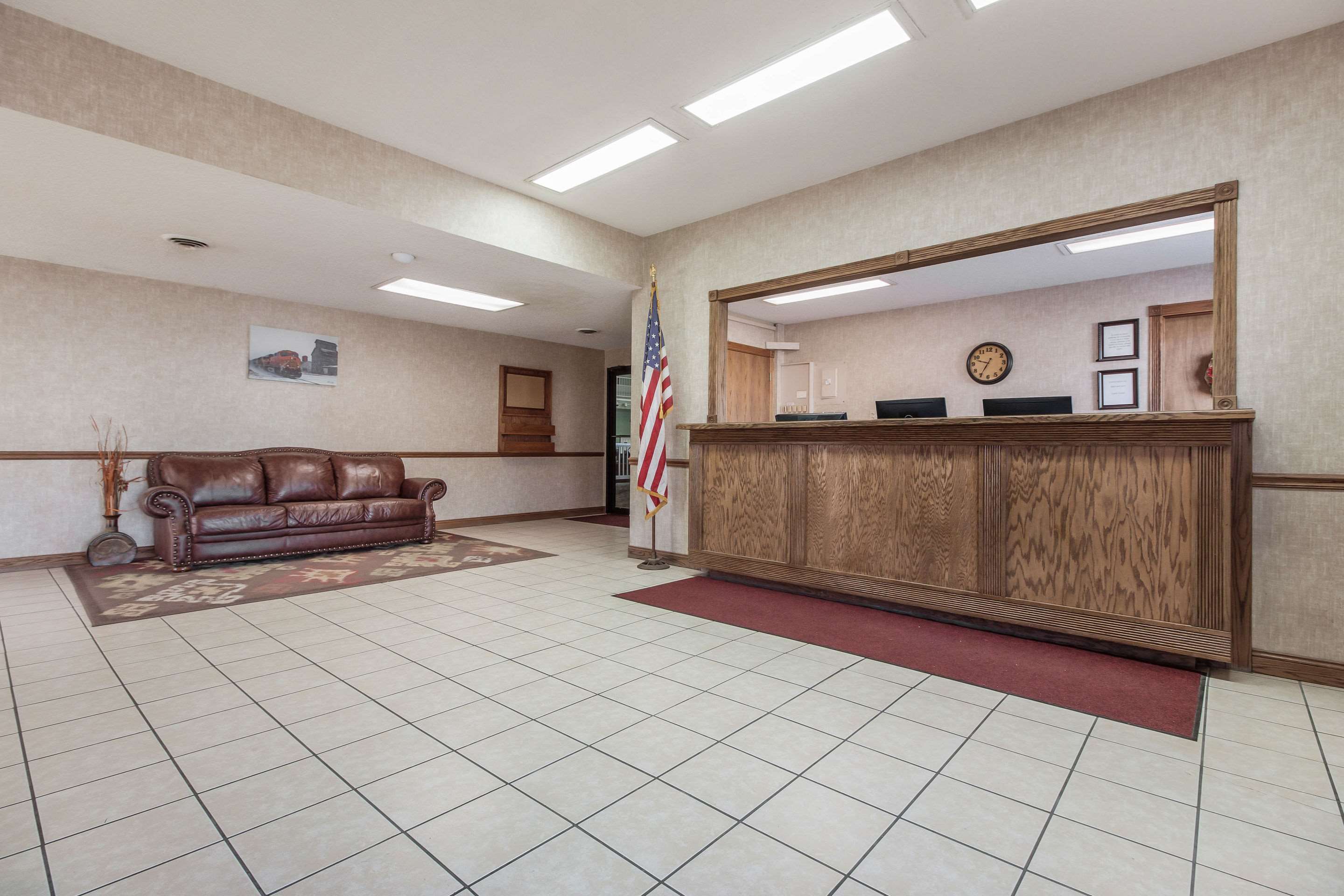 Coratel Inn & Suites McCook