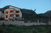 Almini Apartments - Airport Shuttle