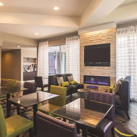 La Quinta Inn & Suites by Wyndham Oklahoma City - NW Expwy